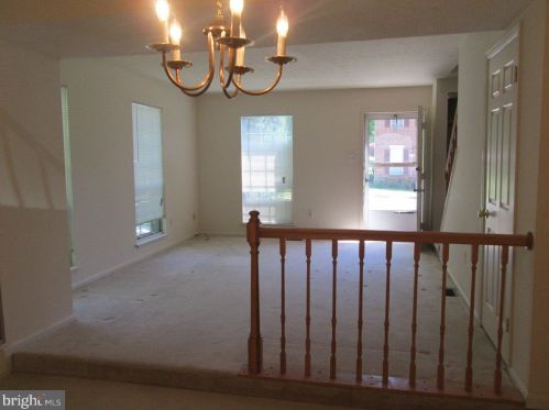 9080 Pickwick Village Ter, Silver Spring, MD 20901-3882