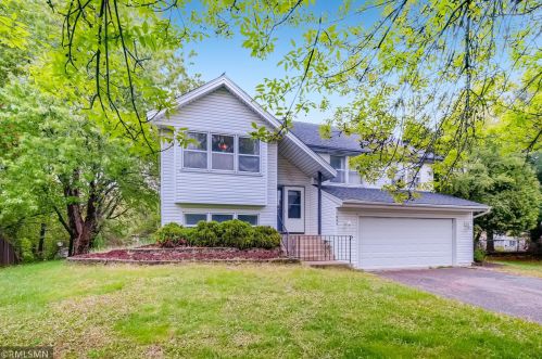 1984 Helena Ct, Saint Paul, MN 55128-5208