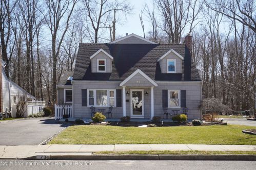 73 Alameda Ct, Red Bank, NJ 07702