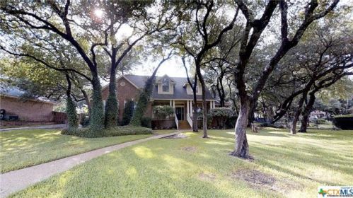 1060 Crescent Dr, Morgans Point, TX 76513-6730
