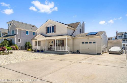 826 Forepeak Dr, Lacey, NJ 08731-3030