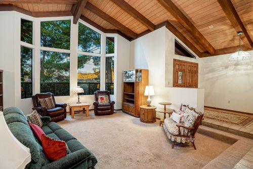 11805 Costalot Ln, Lakeside, CA 92040-1063