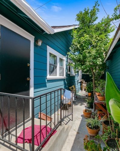 244 Kenwood St, Glendale CA  91206-4209 exterior