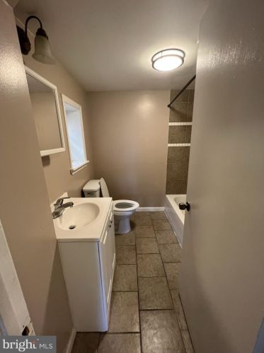 2427 10th St, Philadelphia PA  19133-1614 exterior