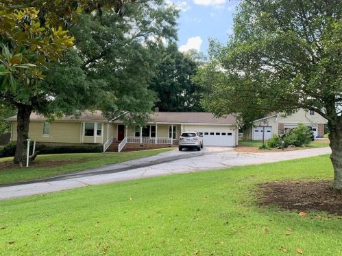 4395 Riverside Dr, Lilburn, GA 30047-4539