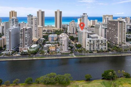 444 Kanekapolei St, Honolulu HI  96815-3038 exterior