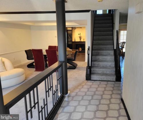 603 Croft Dr, Southampton, PA 18966-4042