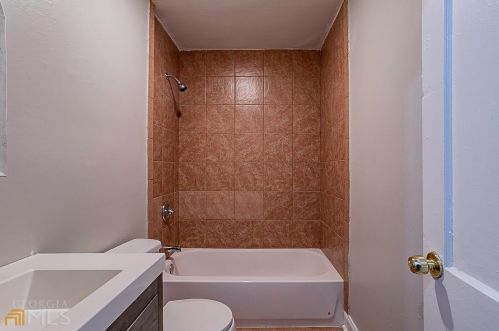 2279 Carver Cir, Atlanta GA  30314-2556 exterior