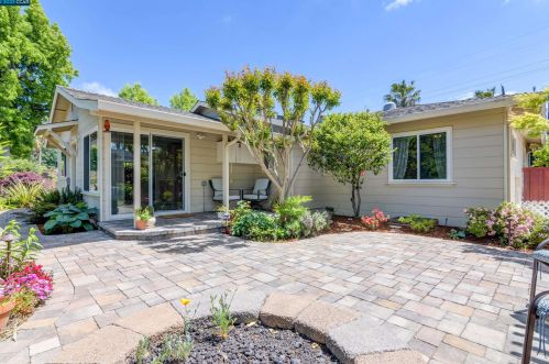 3381 El Monte Dr, Concord CA  94519-2806 exterior