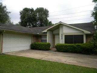 2227 Woodstream Blvd, Sugar Land TX  77479-2248 exterior