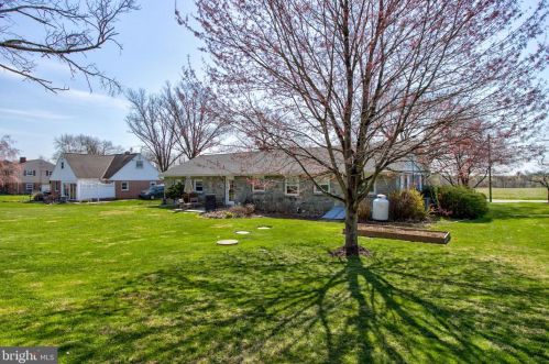 1853 Rockvale Rd, Lancaster PA  17602-1315 exterior