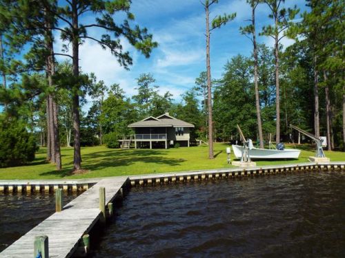 730 Griggs Rd, Vandemere, NC 28587-9744