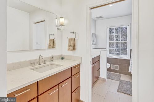 12125 Darnley Rd, Woodbridge VA  22192-6615 exterior