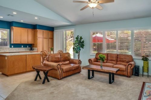 1911 Goodwin Dr, Vista CA  92084-2590 exterior