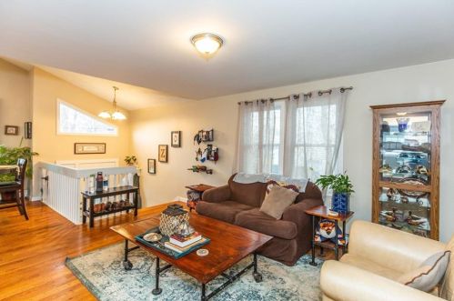 38 Vanstone Ave, Warwick, RI 02889-5339