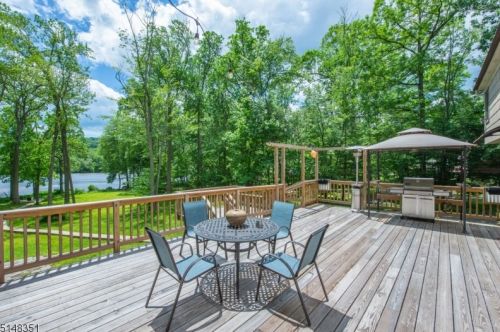 15 Ripplewood Dr, Dover NJ  07869-3818 exterior