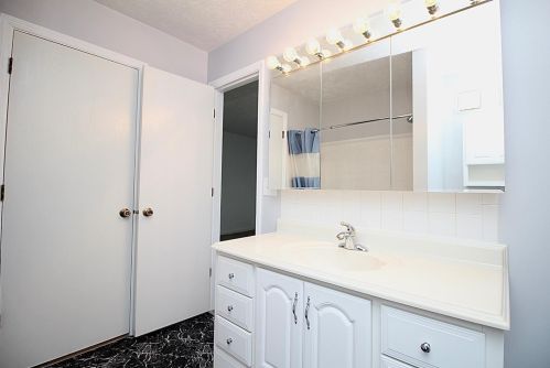 508 Halifax Cir, Cincinnati OH 45244-1866 exterior