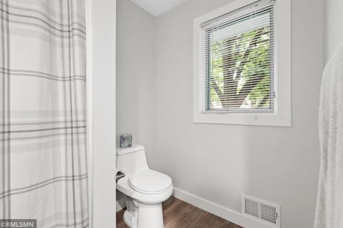 875 Colleen Ave, Saint Paul MN  55126-6401 exterior