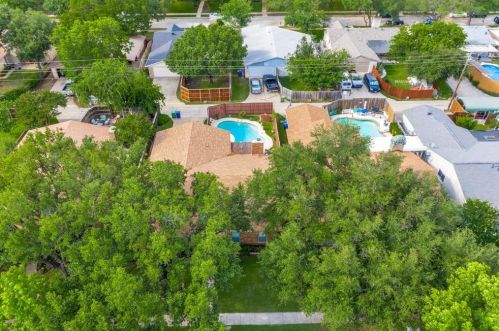 2049 Christie Ln, Carrollton TX 75007-3509 exterior