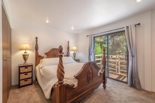 10132 Jeffery Pine Rd, Truckee CA  96161-8104 exterior