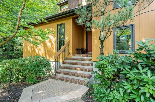 8 Walnut Hollow Ln, Holmdel Village, NJ 07733-1352