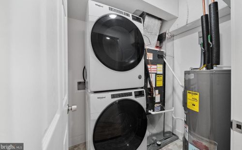 512 4 St, Philadelphia PA 19133-3105 exterior