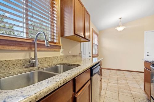 17857 Oxford Pl, Denver CO 80014-5137 exterior