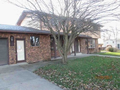 550 Hickory St, Manteno, IL 60950-1157