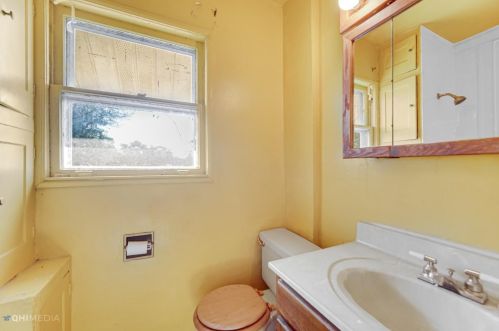 203 Taney St, Gary IN 46404-3209 exterior