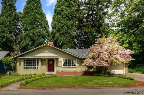 515 Main St, Silverton OR  97381-1837 exterior