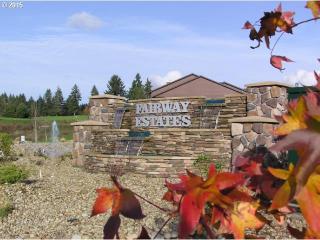 484 Fairway Estates Dr, Sutherlin, OR 97479-8813