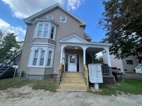 94 College St, Lewiston, ME 04240-6800