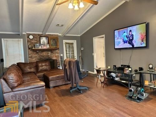 208 Woodbine Dr, Lagrange, GA 30241-1847