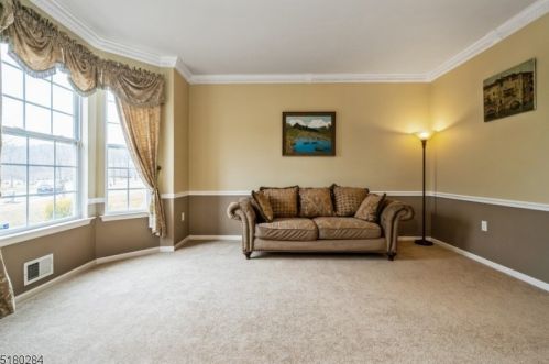 37 Dorset Dr, Hackettstown NJ  07840-5010 exterior