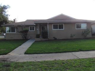 787 Browning Ave, Fresno, CA 93704-1809