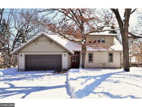 5995 Benjamin St, Minneapolis, MN 55432-5855