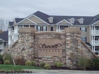 2418 Suncrest Vlg, Morgantown WV  26505-3842 exterior