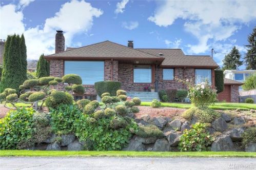 10661 Forest Ave, Seattle, WA 98178-2722
