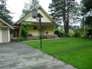4112 Harrison St, Bellingham, WA 98229-3408