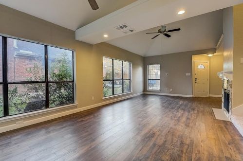 1613 San Francisco St, Carrollton TX 75007-5050 exterior