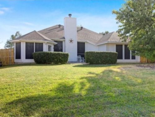 3925 Berrybush Ln, Fort Worth TX  76137-6009 exterior