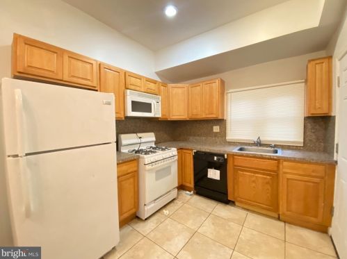 2225 17th St, Philadelphia, PA 19132-4404