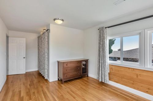 1924 Marineview Dr, San Leandro CA 94577-5315 exterior