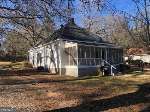 30 Church St, Carnesville, GA 30521-3271