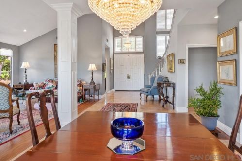 1597 Parkview Dr, Vista CA  92081-8750 exterior