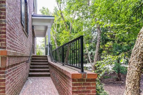 232 Le Gran Bnd, Atlanta, GA 30328-6228