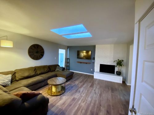 2250 Zuni St, Englewood CO  80110-1058 exterior