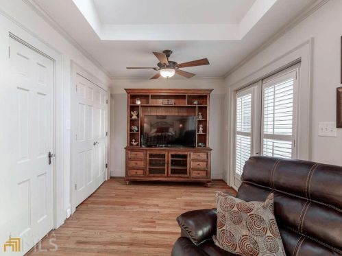 2388 Hurst Dr, Atlanta GA  30305-4233 exterior