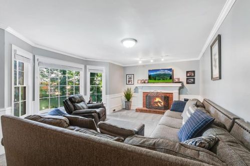2976 Four Oaks Dr, Atlanta GA  30360-1752 exterior