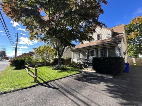 49 Clinton Ave, Norwalk, CT 06854-1201